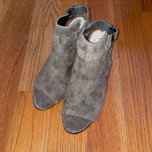 NWOB Via spiga suede open toe heel bootie sandals